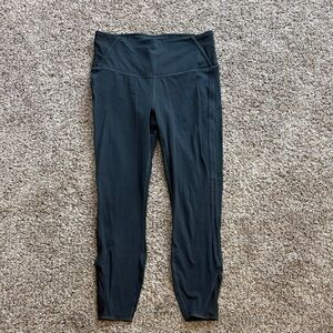 Gray Athletic 7/8 Leggings with Mesh & Keyhole Detail — size Medium Petite (MP)